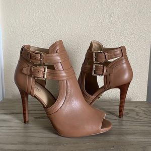 Michael Kors blaze leather peep toe bootie luggage size 8